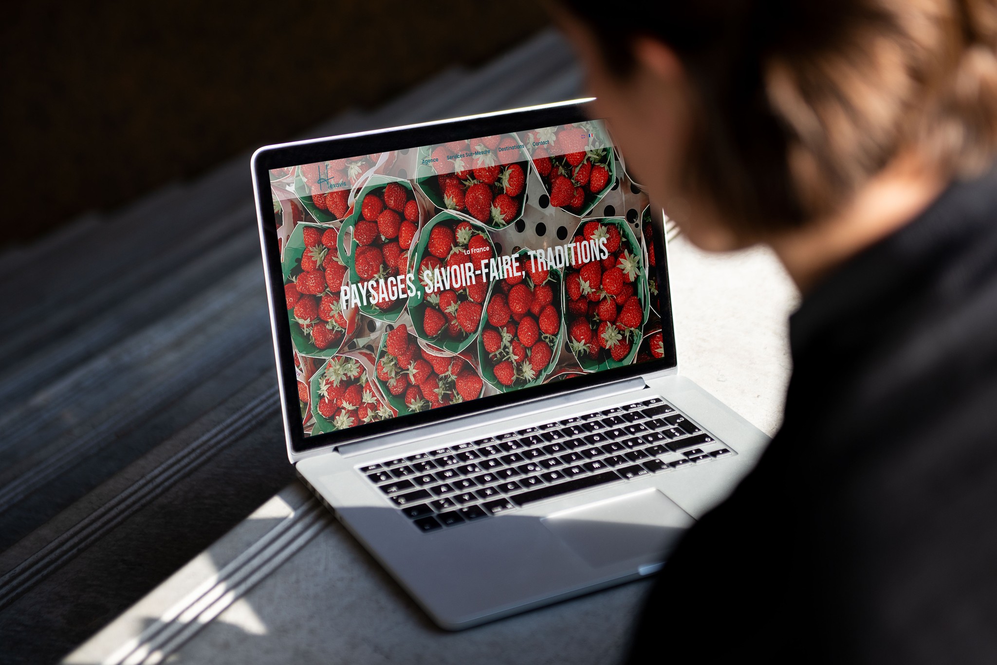 Mockup desktop de la section « Valeurs de la France » pour Hexavis : webdesign immersif valorisant le patrimoine français et l'identité de marque de l'agence.