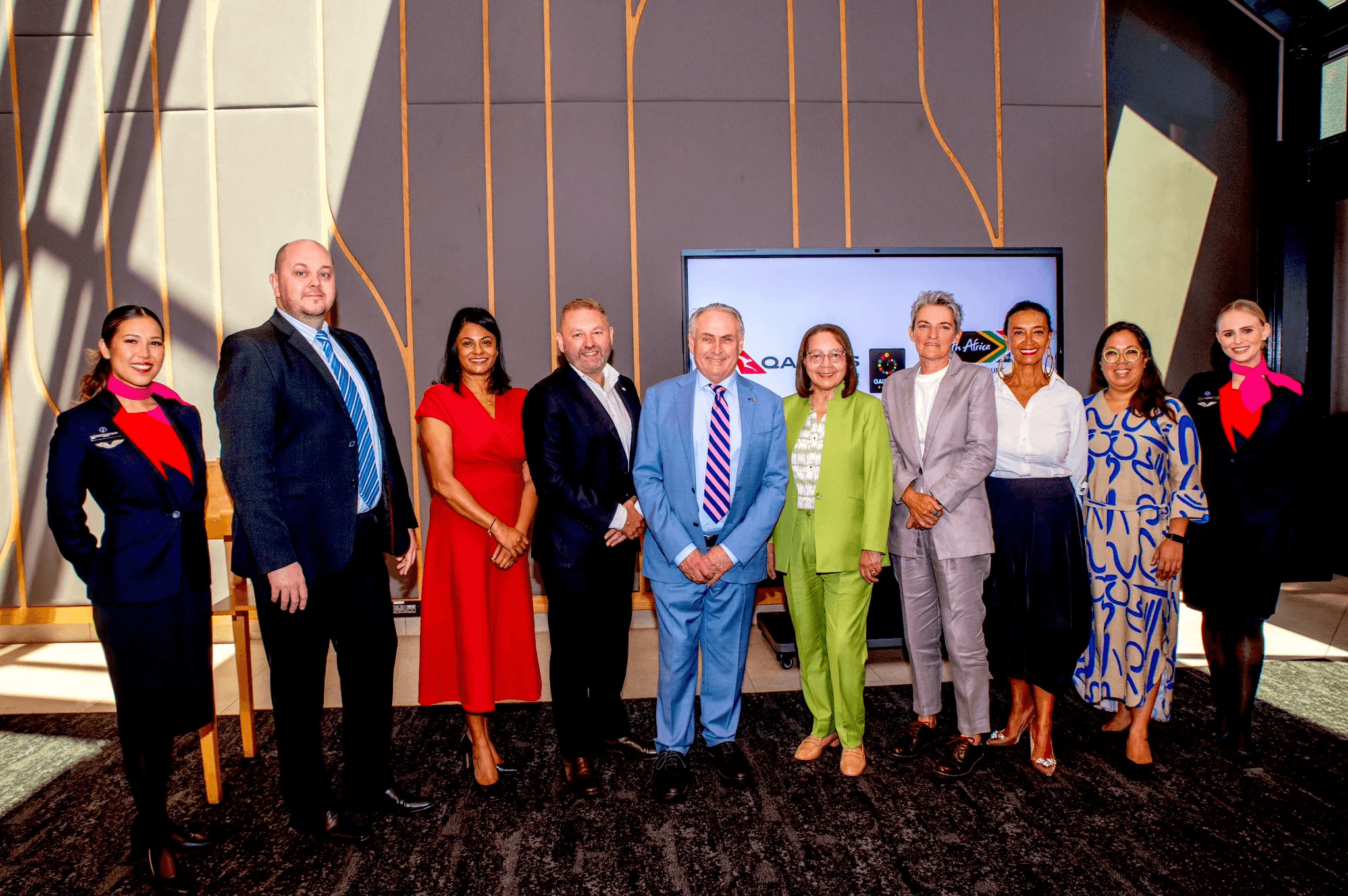 Photo:De Lille welcomes new Qantas Joburg–Perth direct flight boost – South African Daily