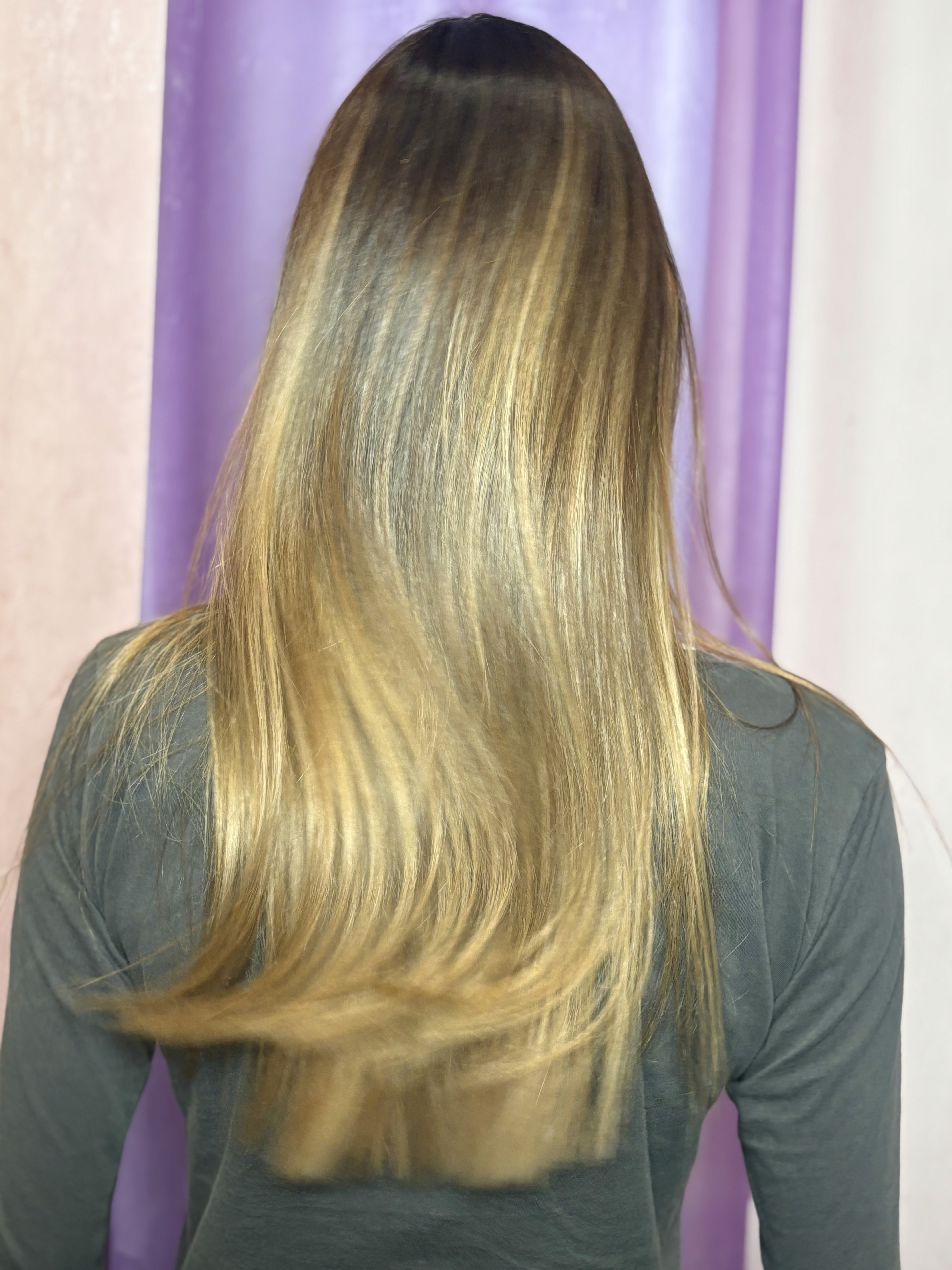 Bronde haarfarbe mit Low- und Highlights und Gloss bei LA NEMETZ München