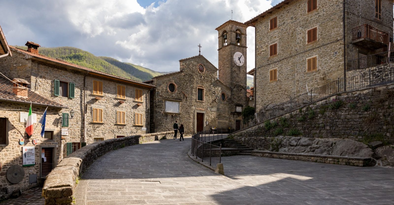 Raggiolo e il paesaggio circostante