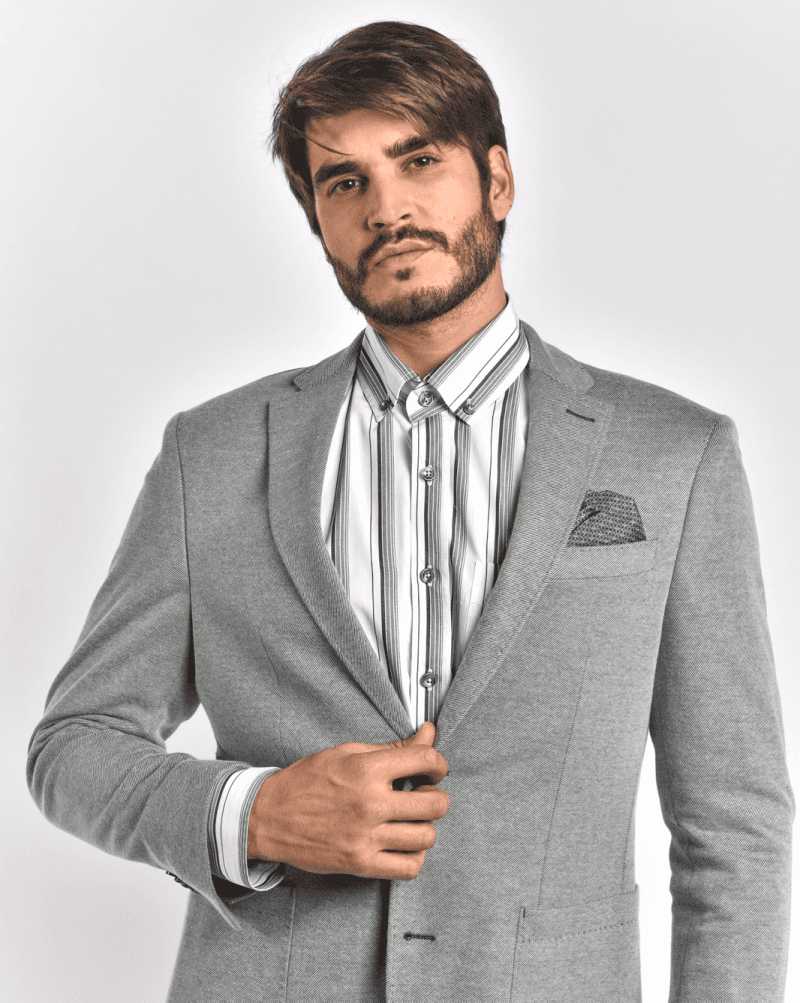 Férfi sportzakóban