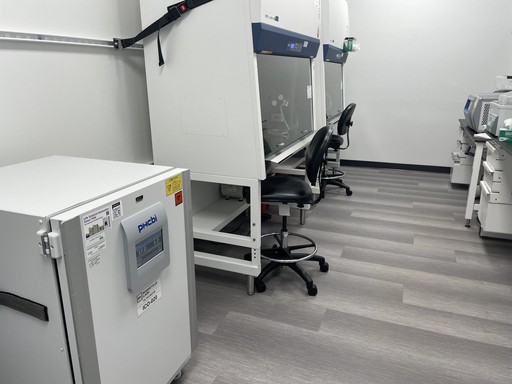 DuneX Biosciences lab bench and instruments