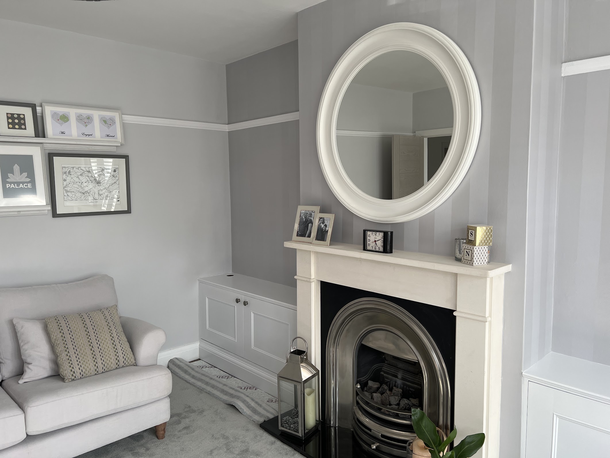 A room painted in grey