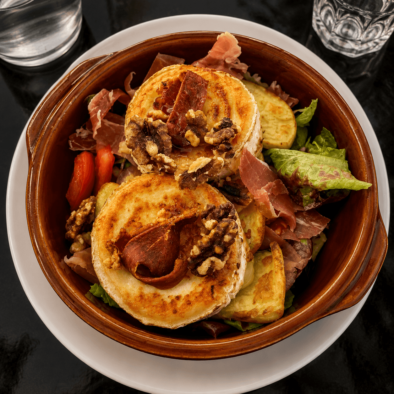 Fondue façon welsh gratinée servie en cassolette au fromage