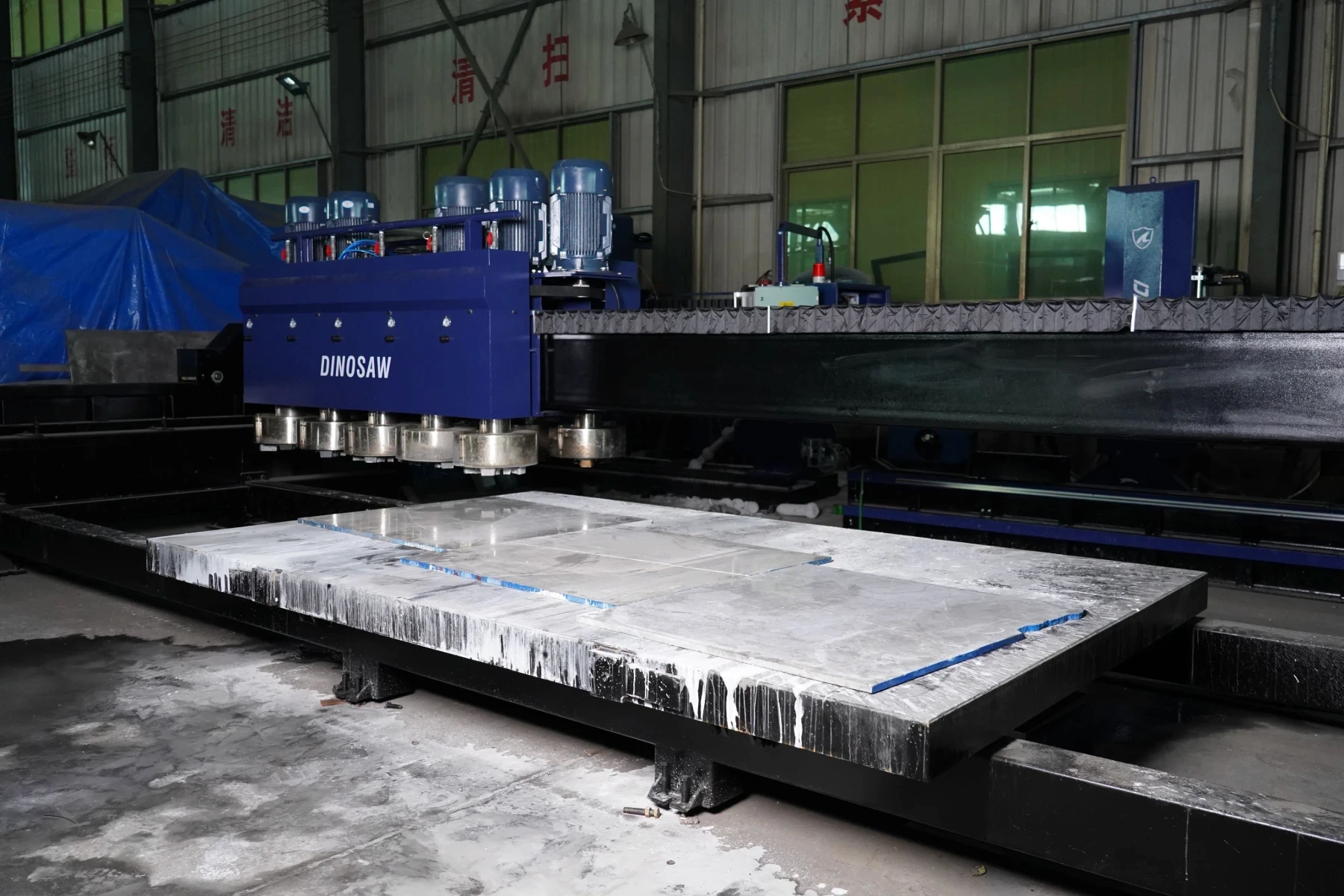 CNC stone polishing machine with grinding discs