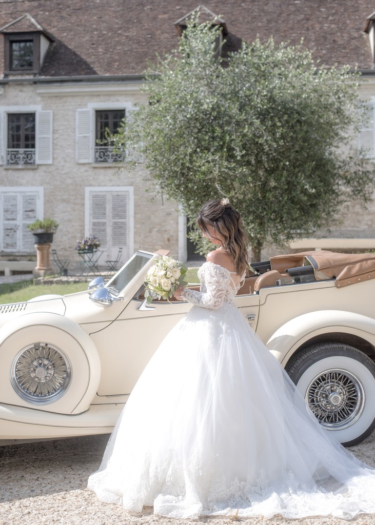 Album photo de luxe — French wedding photographer Paris — luxury wedding book France — Maison Elion — relique photographique rare — fragment intemporel — rituel artistique — photographe mariage haut de gamme — Seine-et-Marne 77 — album mariage bespoke sur mesure — timeless photography France — image symbolique — luxury French wedding photography