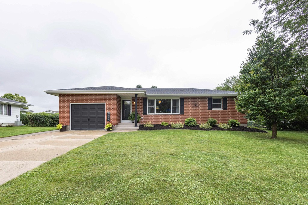 312 S Splinter Street, Cuba City, front photo