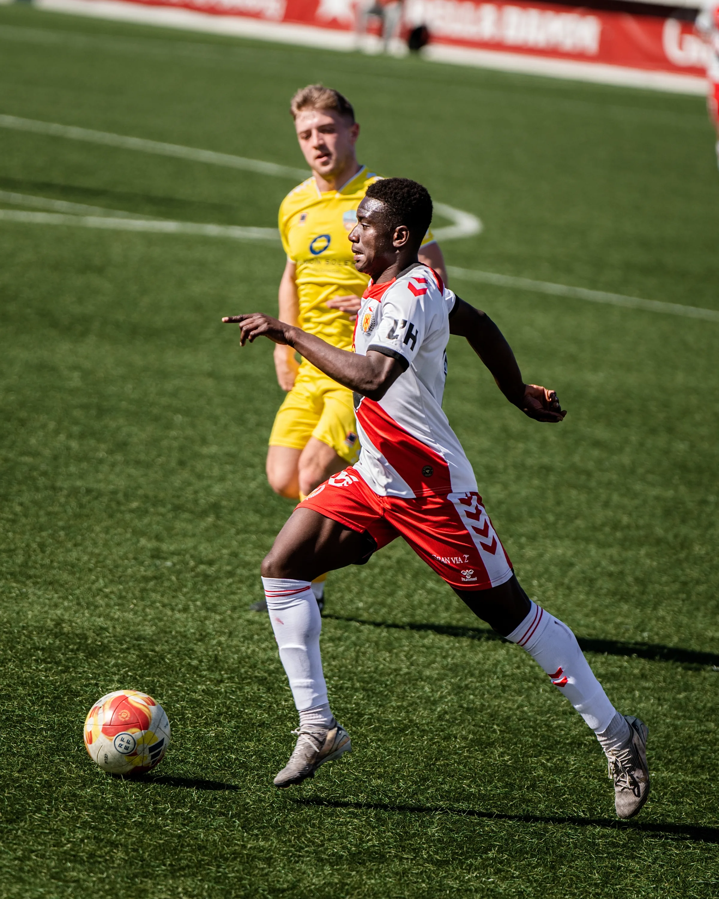 Disparo final en el Hospitalet FC vs Lleida FC, fotografía de Nolan Pardo fotógrafo deportivo