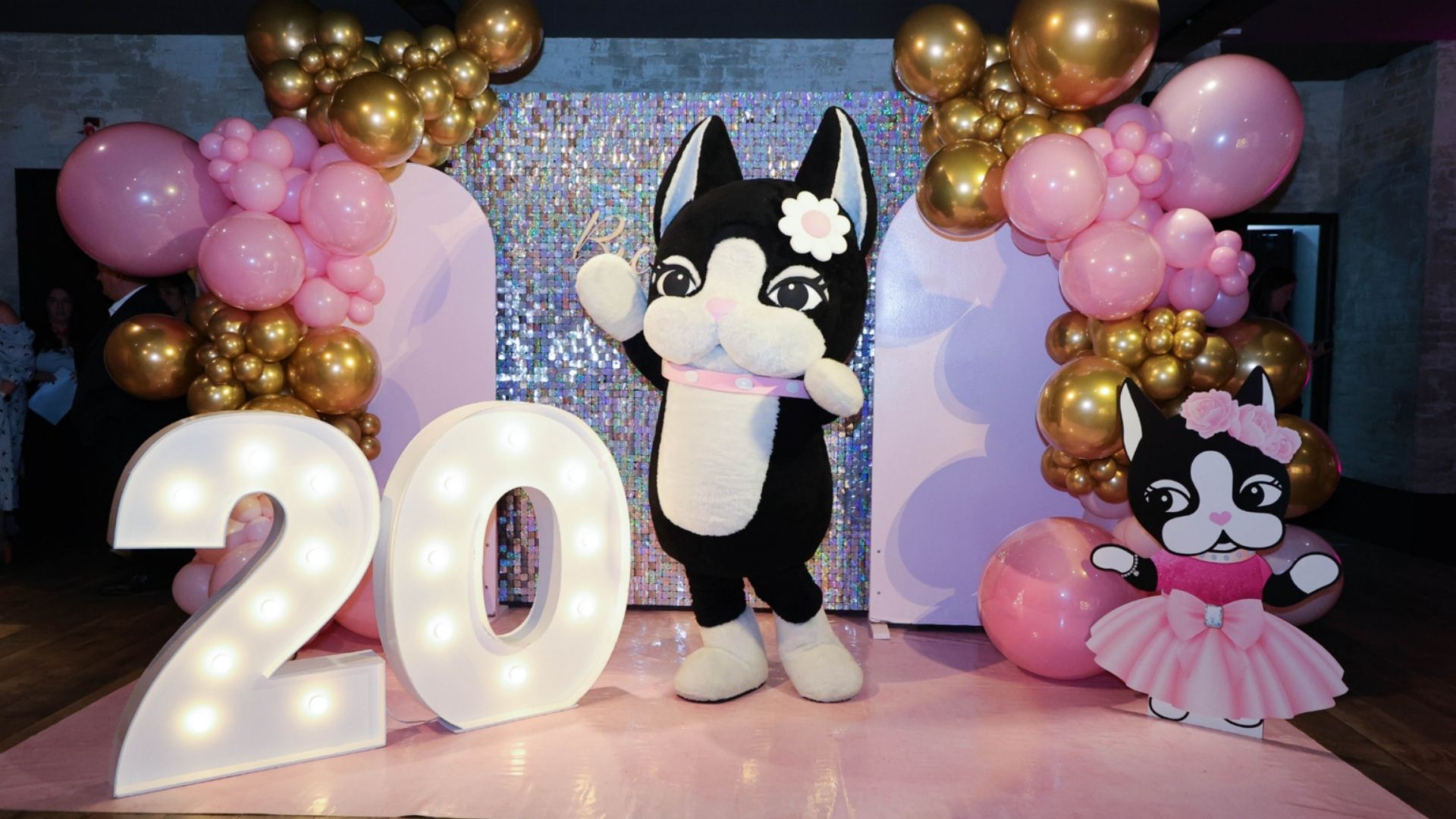 Rebecca Bonbon se reposiciona como marca de lifestyle