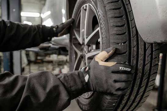 Seasonal tire swap service photo