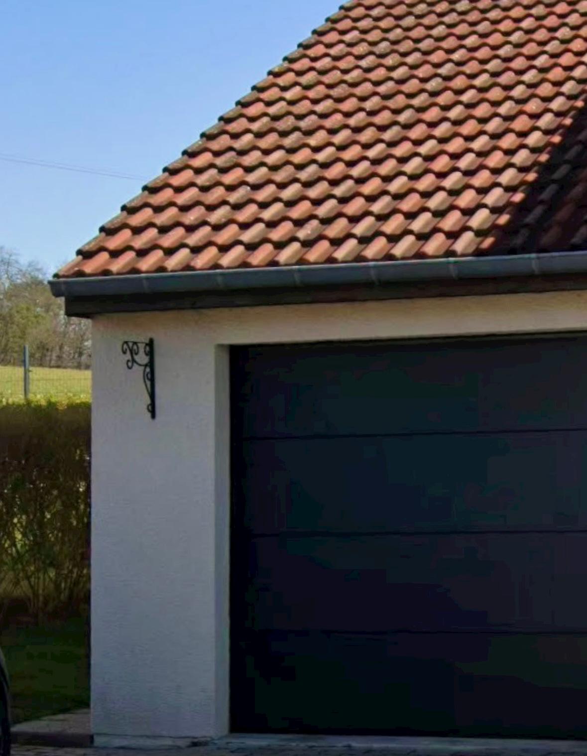 Nettoyage professionnel des gouttières d'une maison à Metz