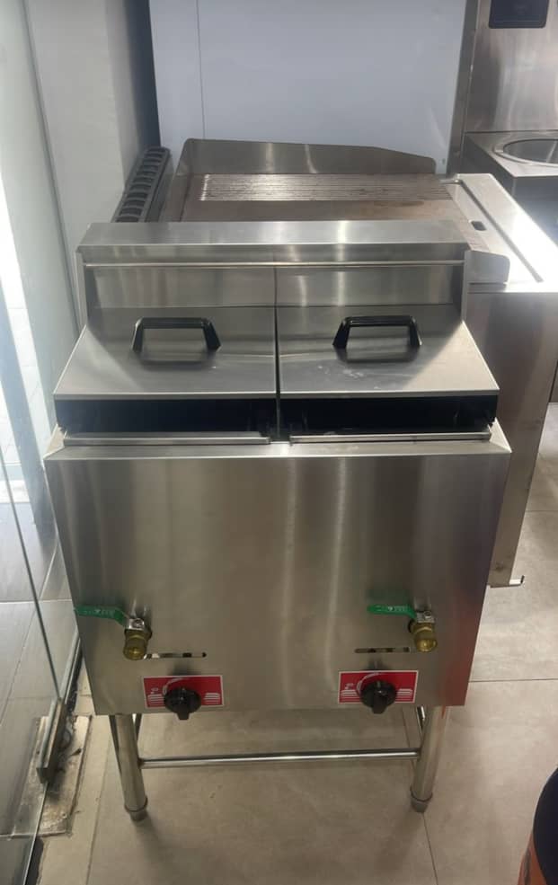40 litre heavy-duty standing gas deep fryer for high-volume commercial kitchens — Hytex Nigeria
