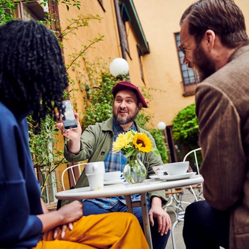 Kényeztesse magát finom ételekkel és egy pihentető „Fika” szünettel a Rosengårdenben.