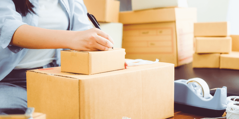 Ilustrasi dropshipper untuk toko online