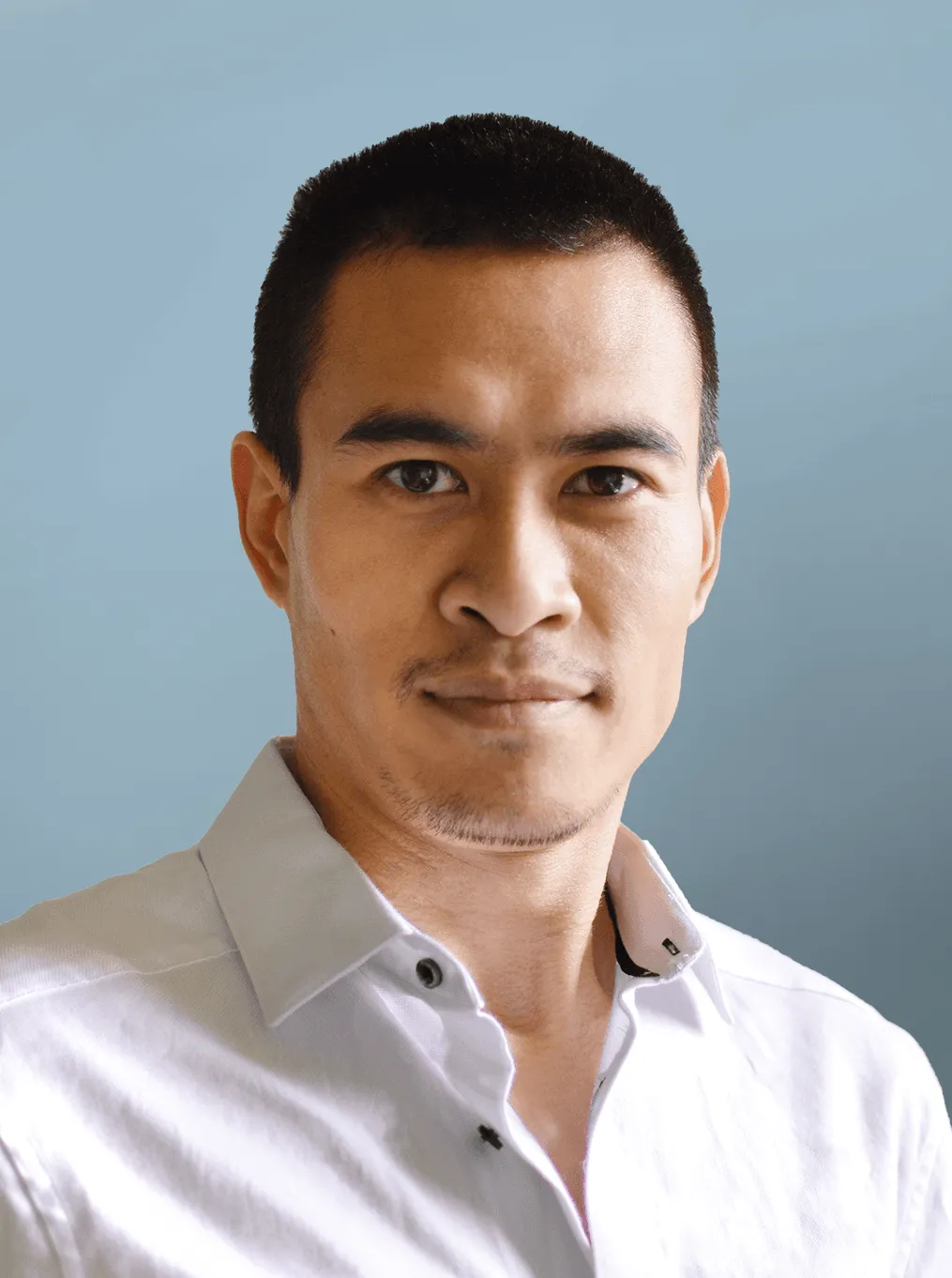 Алекс Нгуен - Графичен и уеб дизайнер на ФТС-КНСБ