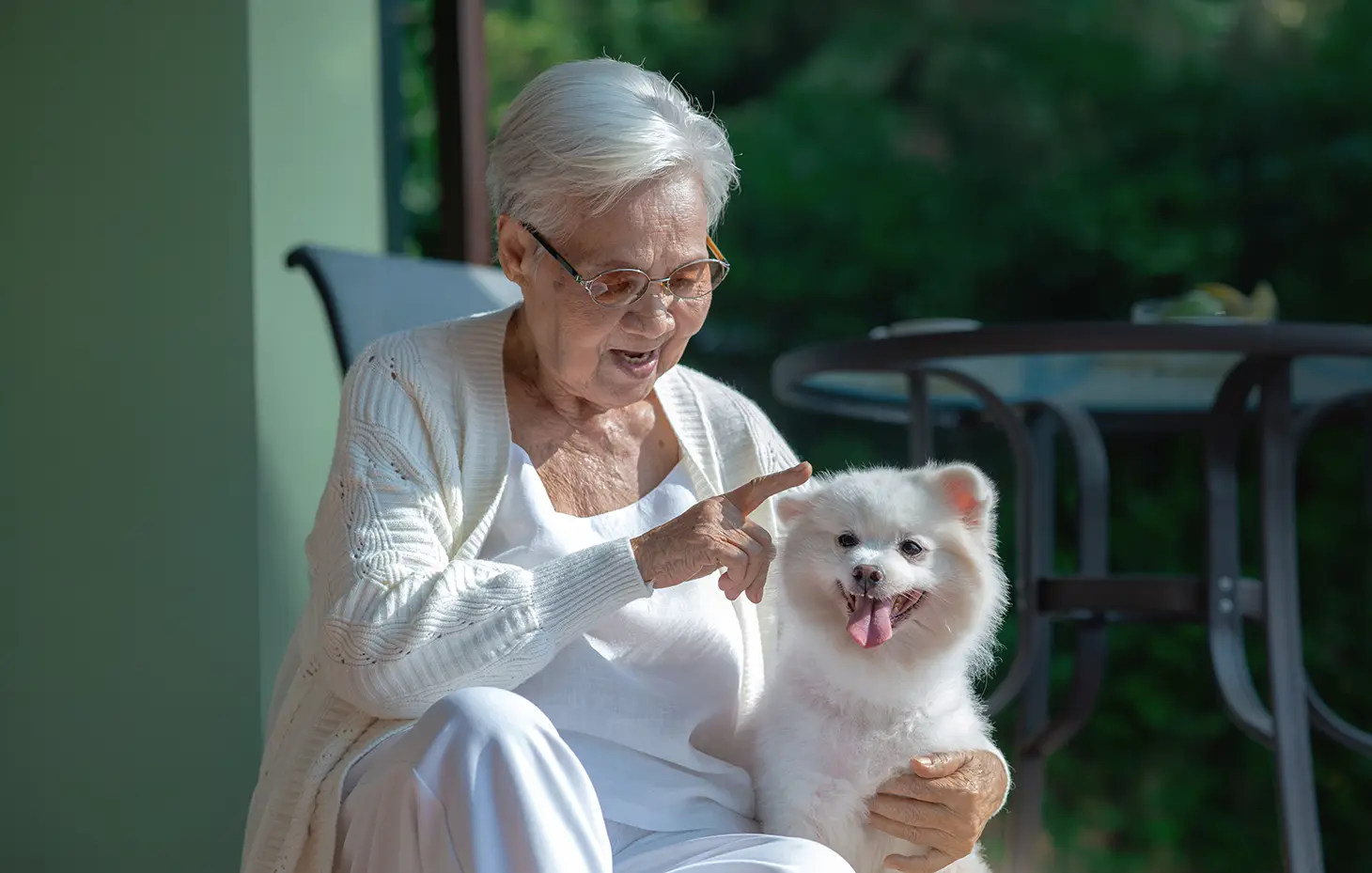 Illustration image of a woman who has been healed of hip problems.