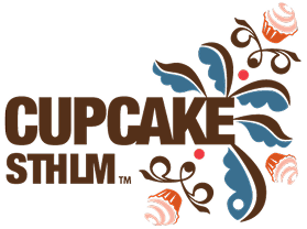 woman wearing black long-sleeved top