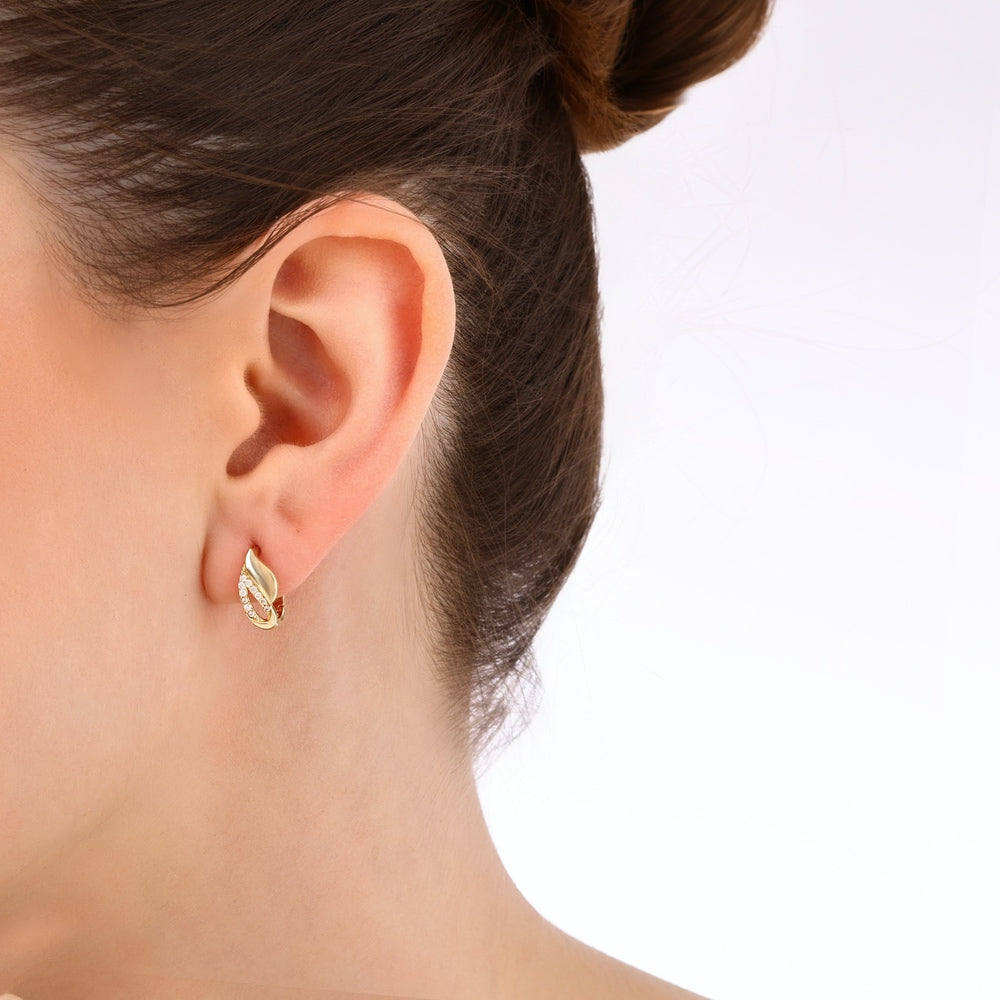 Assos Pırlanta 14 Ayar Altın Tasarım Küpe Şık Modern Takı