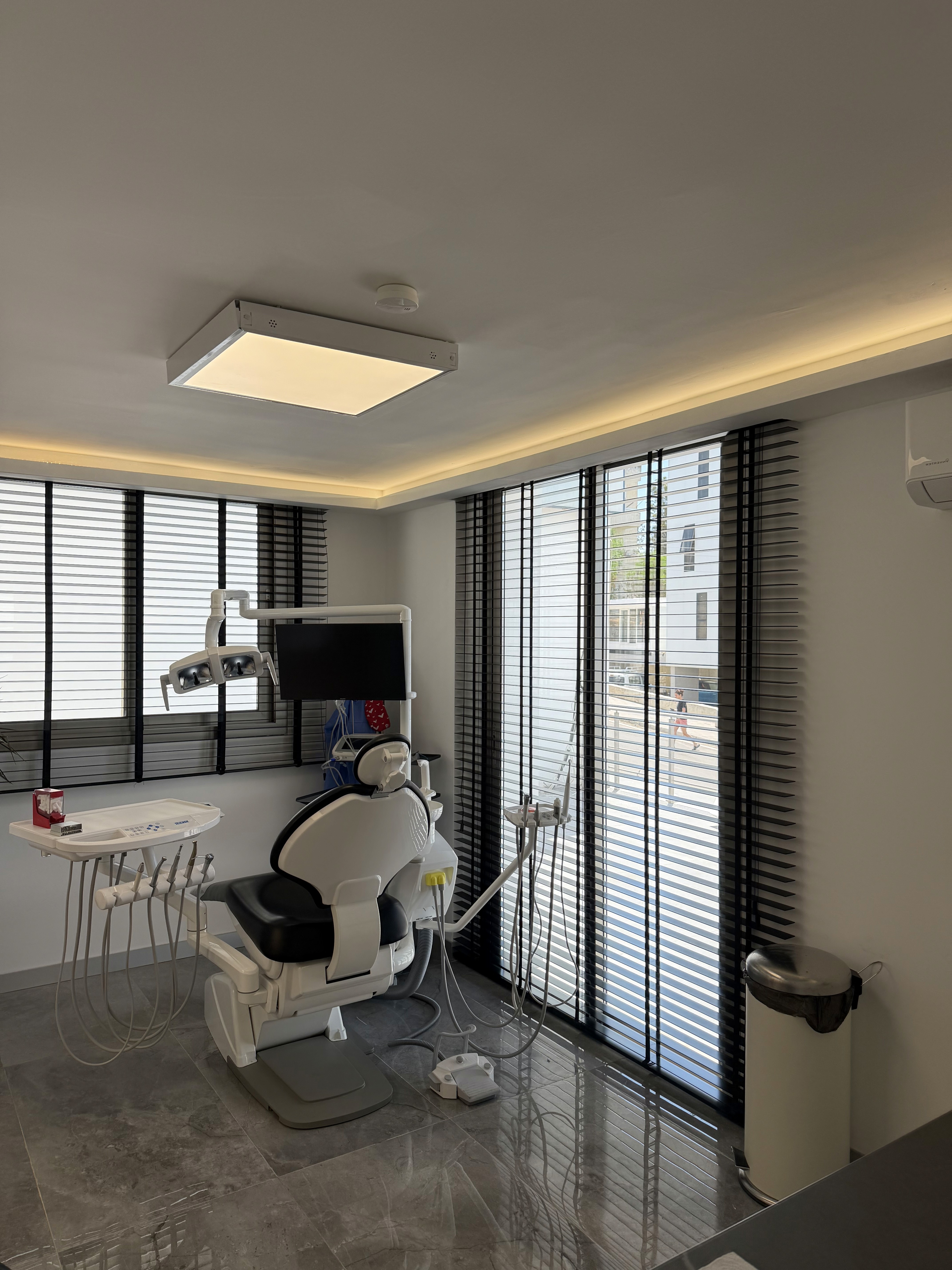 Dental cabinet