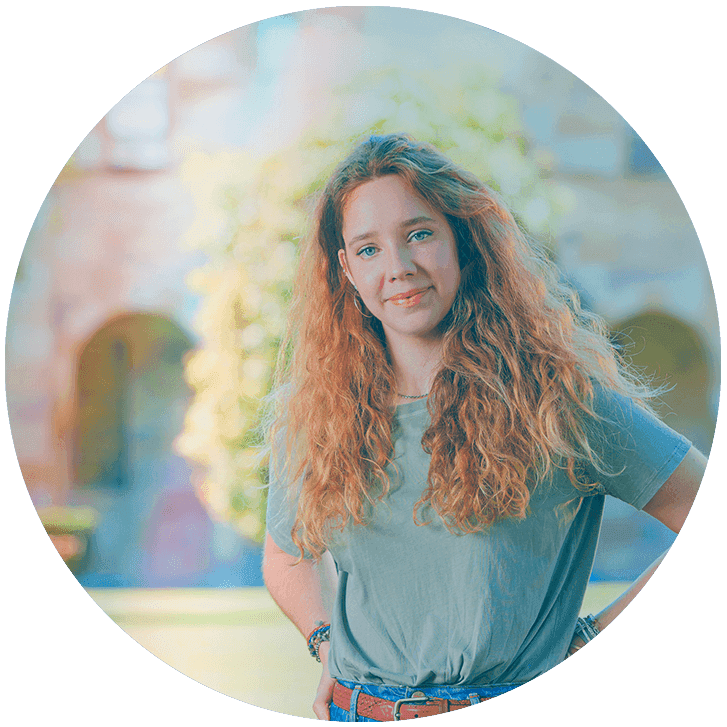 Sarah R-C headshot