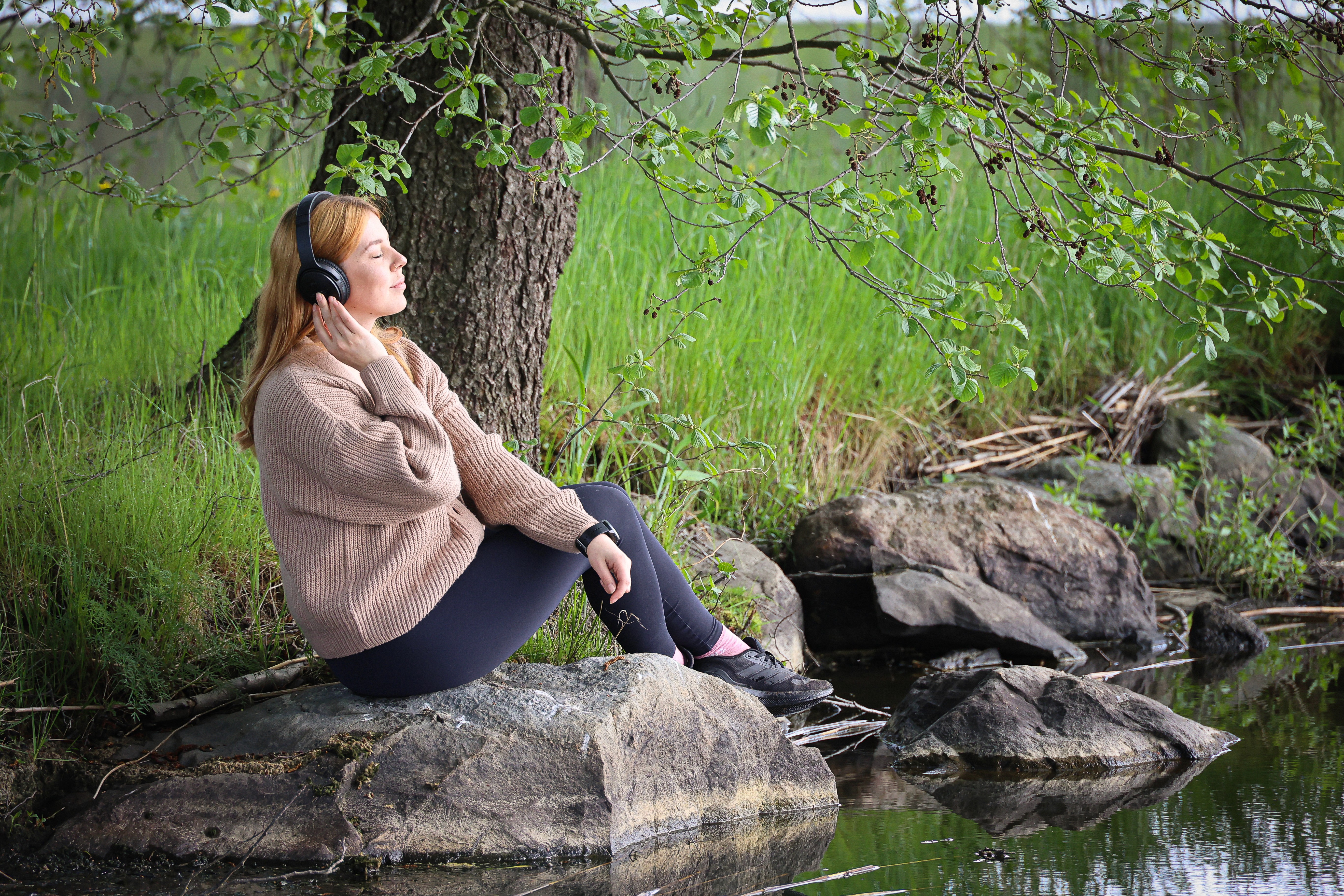 Woman listen to StableFriend audio
