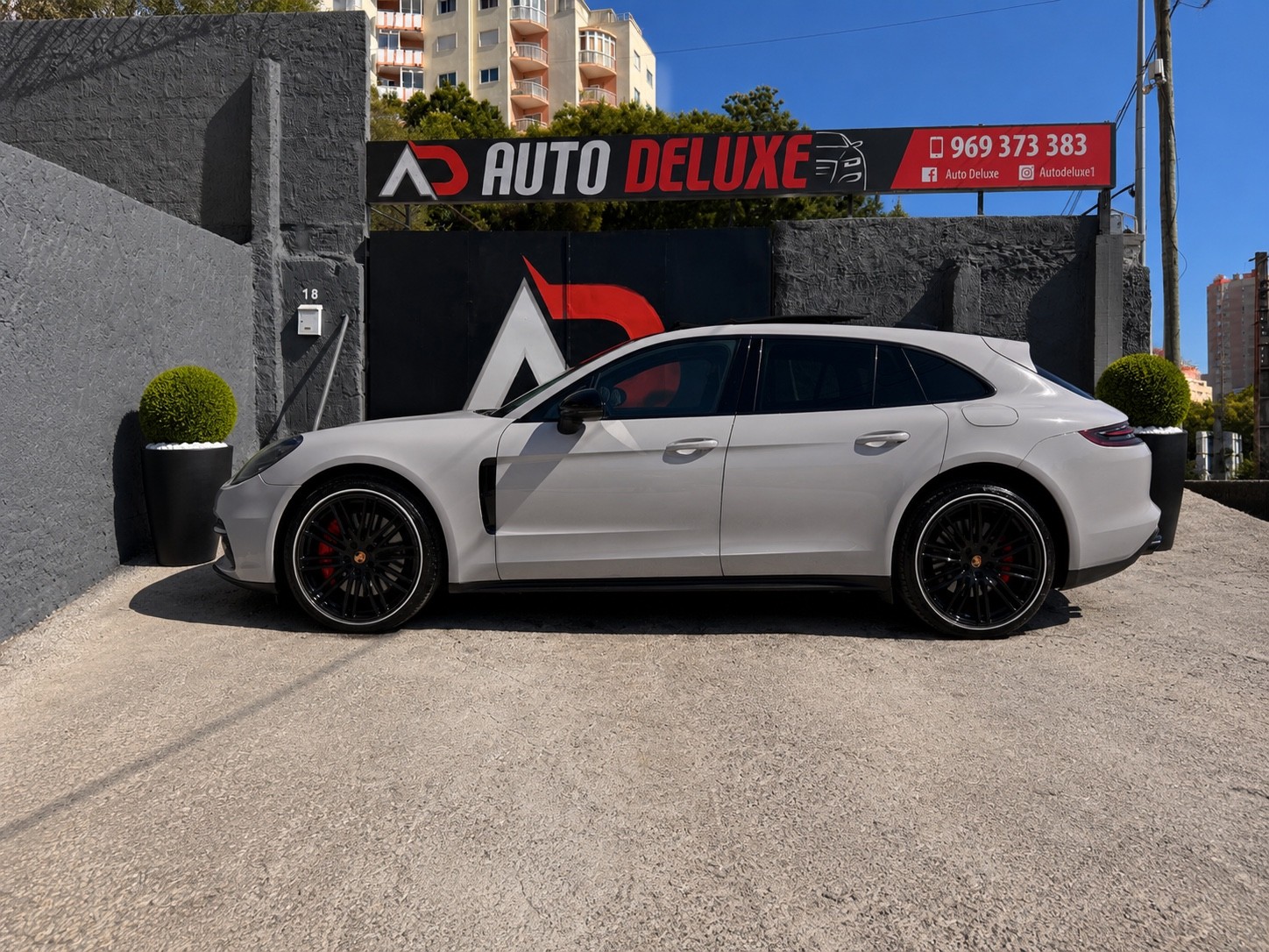 Porsche Panamera — frente