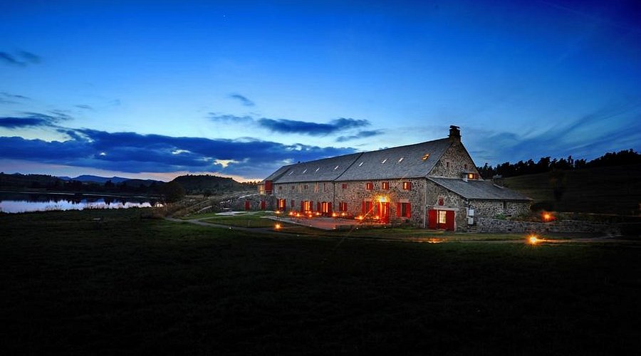 Vue du domaine Instant d’Absolu, éco-lodge niché en pleine nature en Lozère