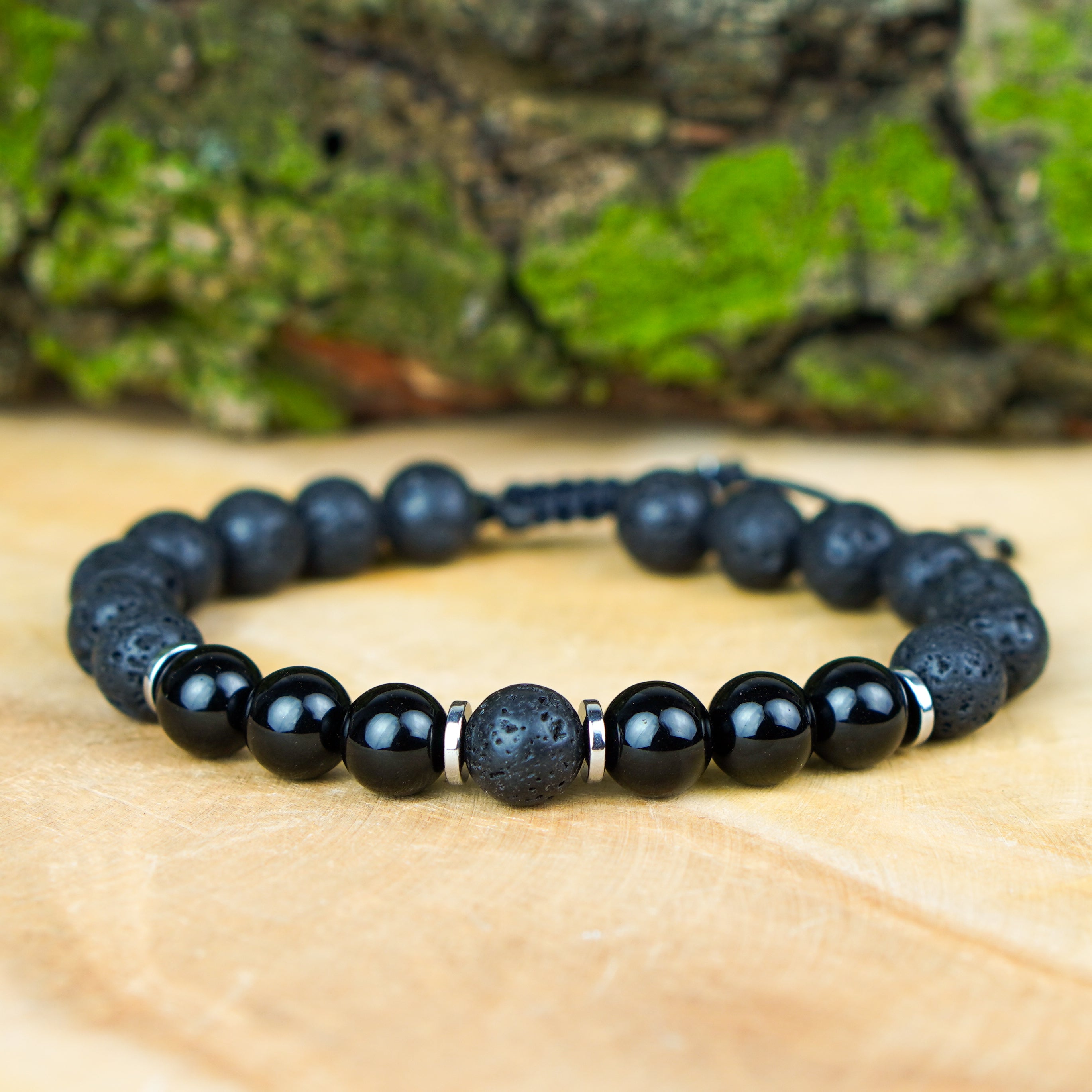 Męska bransoletka z onyksu i lawy – symbol stabilności i siły