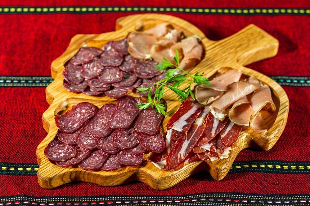 Manastirska Magernitsa meat plate