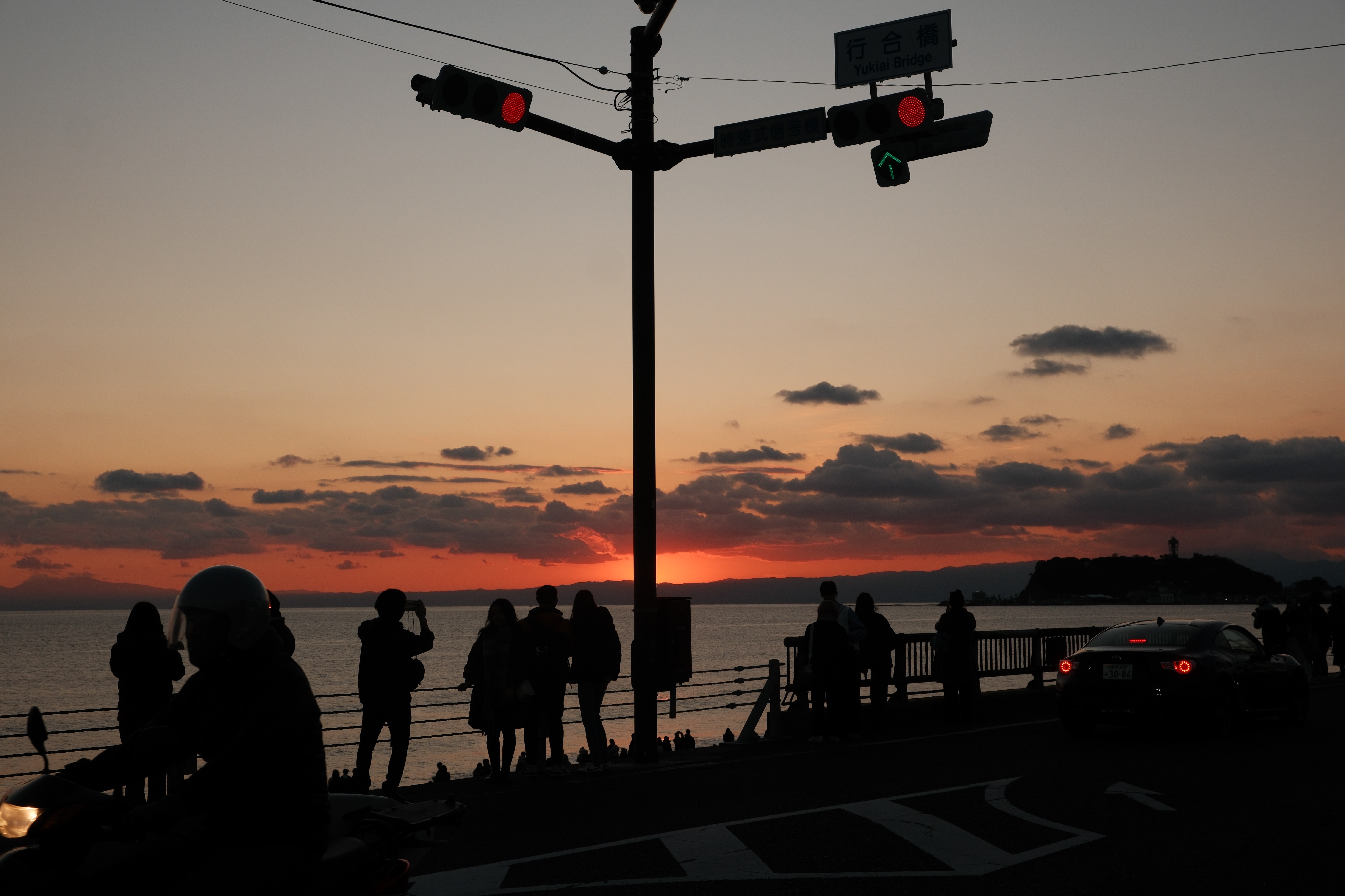 a box filled with lots of different types of thread