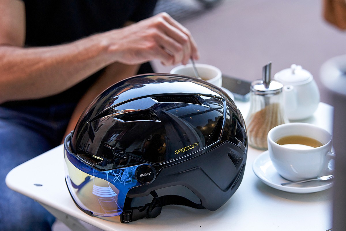 Photographie commerciale lifestyle pour casque de vélo