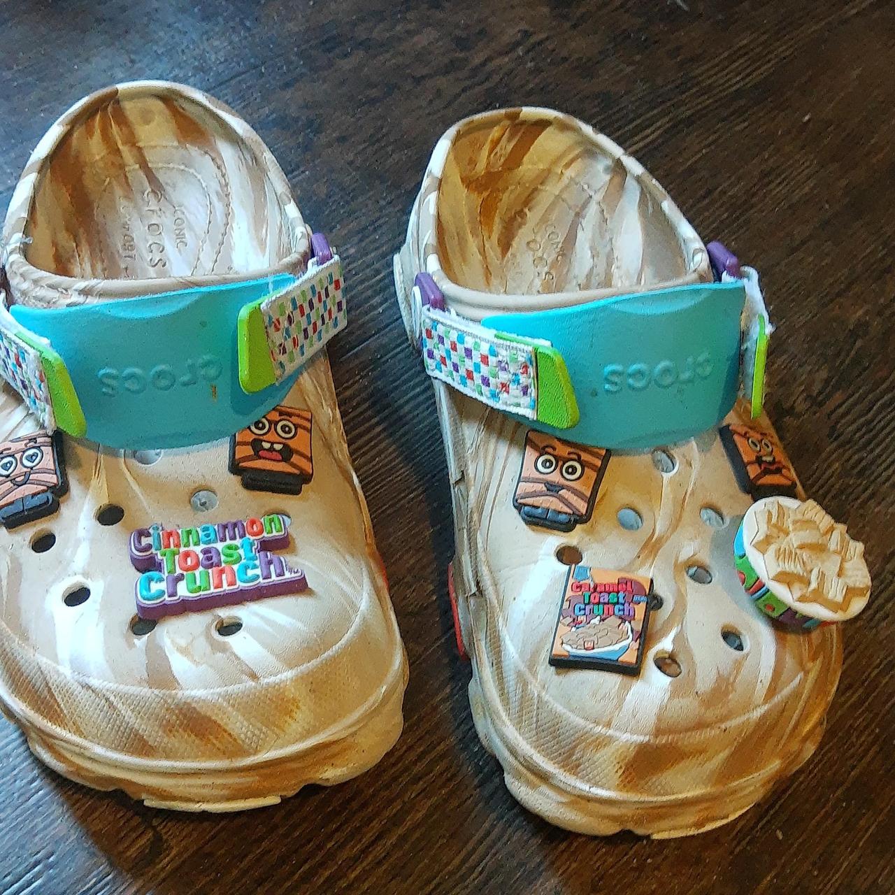 cinnamon-toast-crunch-crocs