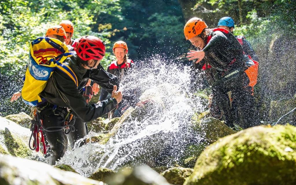 Canyoning ved Gardasjøen - utrolig gøy! | Expa Travel