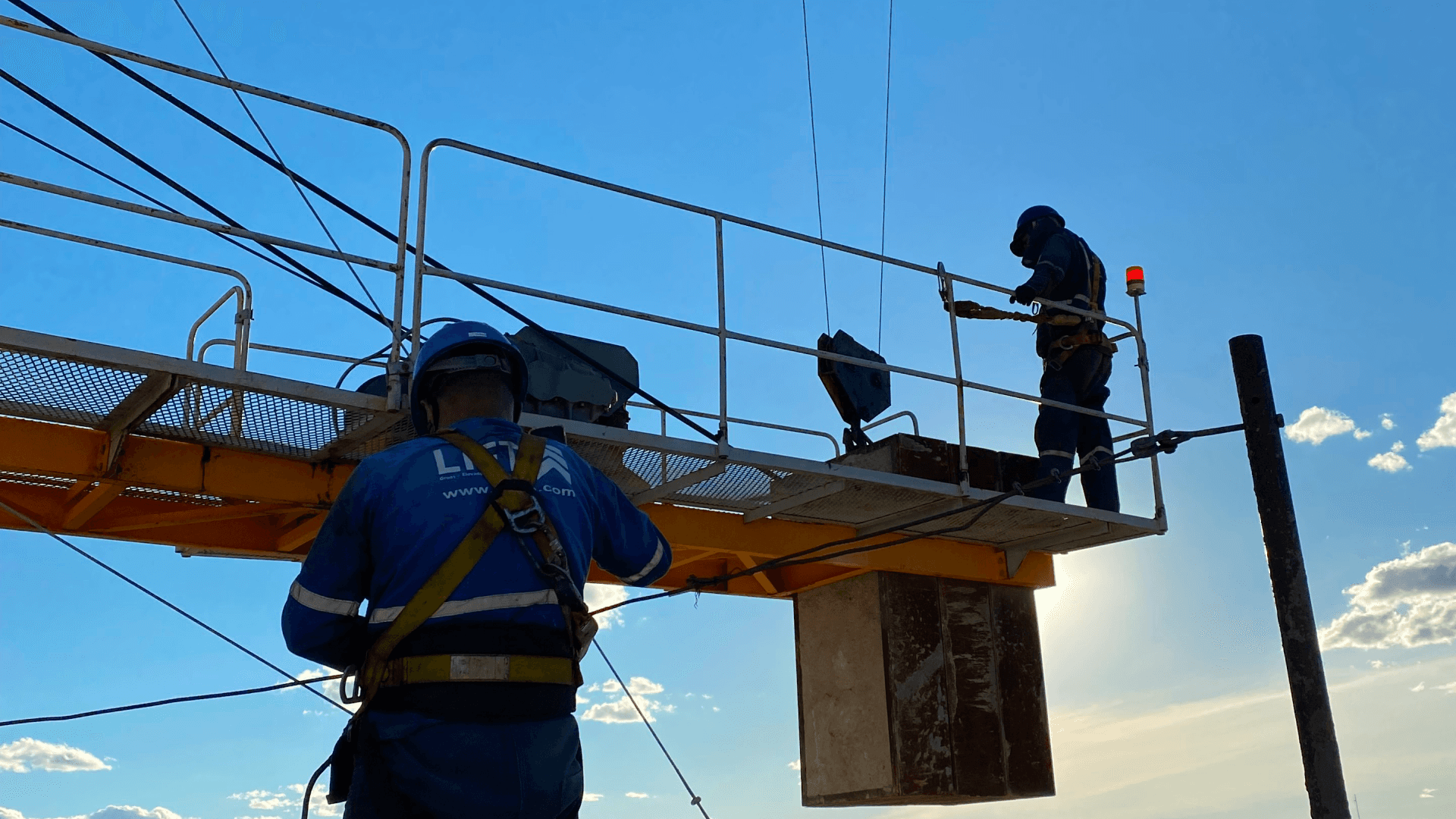 Homens em obra em Petrolina no Vale do São Francisco