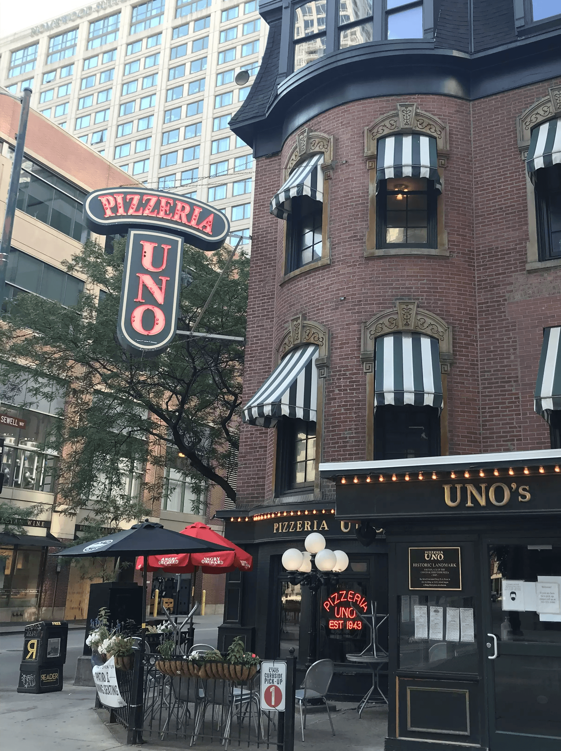 DiGrazzi Pizzeria Uno building Chicago