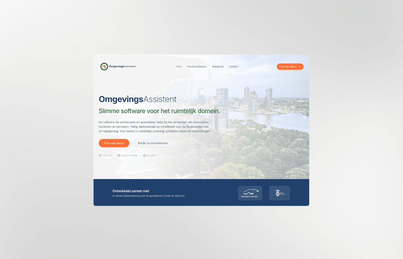 OmgevingsAssistent homepagina met stadsgezicht en propositie voor gemeentelijke zienswijzenverwerking