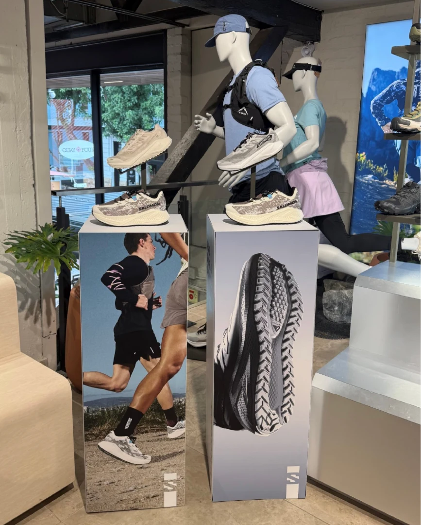 In-Store Plinths
