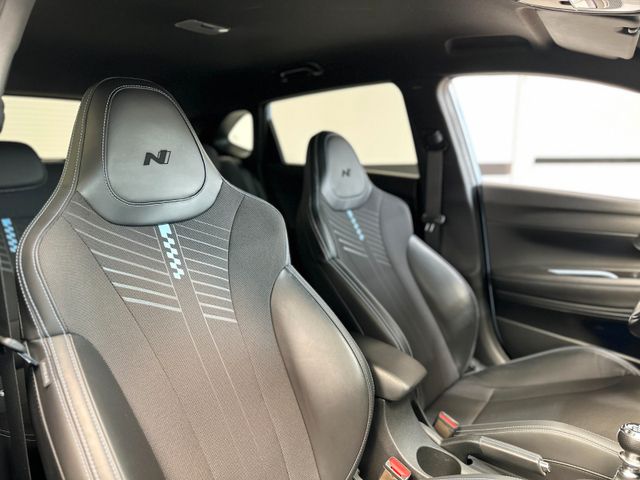 HYUNDAI i20 2023 BLUE Gebrauchtwagen - Galeriebild 16