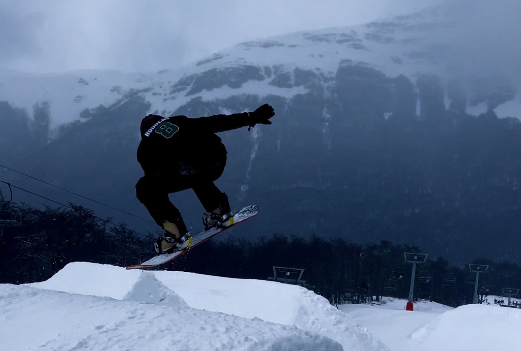 persona en tierra del fuego usuahia turista