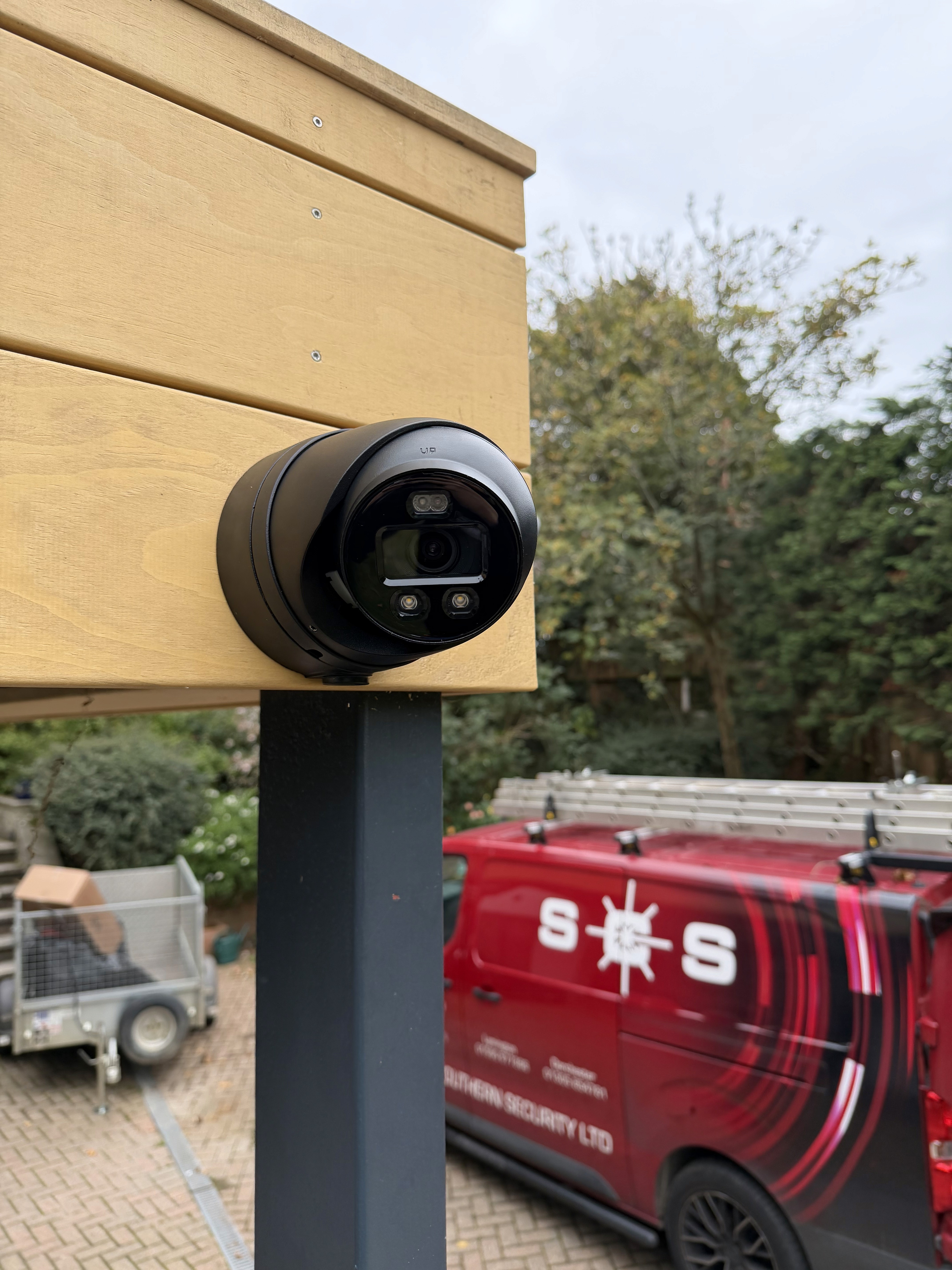 white and black no smoking sign