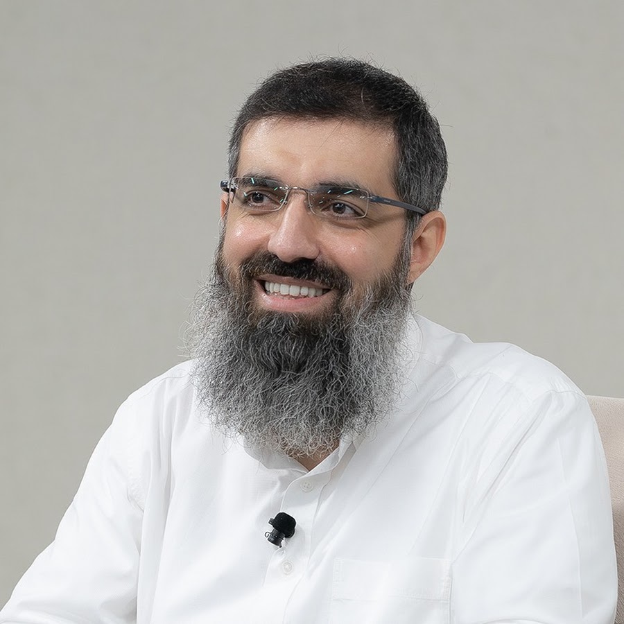 Ebu Hanzala (Halis Bayancuk) Kimdir? Ebu Hanzala, asıl adıyla Halis Bayancuk, Türkiye'de Tevhid ve Sünnet Cemaati ya da halk arasında bilinen adıyla Tevhid Cemaati ile özdeşleşmiş bir isimdir. Bazı kaynaklarda "Hanzala Cemaati" olarak da bilinen bu grup, kendilerini Selefi bir anlayışa yakın olarak tanımlamasa da zaman zaman bu bağlamda anılmıştır. Ebu Hanzala selefi mi? veya Halis Bayancuk selefi mi? gibi sorular sıkça sorulmakta ve tartışılmaktadır. Ebu Hanzala'nın Yaşamı ve Mezhebi Peki, Ebu Hanzala hangi mezhepten? ve hangi cemaatten? sorularına cevap vermek gerekirse, kendisi Ehli Sünnet anlayışını benimsediğini belirtmektedir. Ancak, bazı çevreler tarafından Vahhabi ya da Selefi olarak nitelendirilmiştir. Bu durum, İslam anlayışı ve bazı görüşleri hakkında yapılan Ebu Hanzala yalanları gibi iddiaları da beraberinde getirmiştir. Ayrıca, "Tevhidçiler kimdir?" sorusu da Ebu Hanzala ve cemaatinin doğasını anlamak isteyen kişiler tarafından sıkça sorulmaktadır. Ebu Hanzala'nın Eşi ve Aile Hayatı Ebu Hanzala ile ilgili ilginç sorulardan biri de Ebu Hanzala kaç eşi var? sorusudur. Halis Bayancuk (Ebu Hanzala) 2006 yılında Zeynep Bayancuk ile evlenmiş ve bu evliliğinden 1 çocuğu olmuştur. Ebu Hanzala ve Tevhid Dersleri Ebu Hanzala, özellikle Tevhid Dersleri adlı video ve seminer çalışmalarıyla tanınır. Bu dersler, İslam'ın temel konularını açıklamak amacıyla hazırlanmıştır. Ebu Hanzala nerede sohbet veriyor? sorusu da, bu derslerin nerede düzenlendiğini merak edenler tarafından sorulmaktadır. Ayrıca, Tevhid Dergisi hangi cemaatin? sorusunun cevabı da, bu cemaatle ilişkilidir. Ebu Hanzala'nın Hayatı ve Hakkındaki Yorumlar Ebu Hanzala hakkında yorumlar, genellikle sevenleri ve eleştirenleri arasında büyük bir farklılık göstermektedir. Ebu Hanzala nereli? ve kaç yaşında? gibi sorular da sıkça sorulmaktadır. Kendisi nerelidir? sorusunun cevabı olarak, 1984 Diyarbakır doğumlu olduğu bilinmektedir. Ebu Hanzala Neden Hapiste? Halis Bayancuk, geçmişte Türkiye'de terör örgütü bağlantıları iddiasıyla tutuklanmış ve yargılanmıştır. Bu nedenle, Ebu Hanzala neden hapiste? ve Halis Bayancuk tahliye edildi mi? gibi sorular, onun destekçileri ve muhalifleri tarafından sıkça gündeme getirilmektedir. Ancak, bu konulara açıklık getirilmiş herhangi bir terör örgütüyle bağı bulunamamıştır. Halis Bayancuk’un Ailesi ve Biyografisi Halis Bayancuk kimdir? sorusu, onun ailesine ve geçmişine de ilgiyi artırmaktadır. Babası da çeşitli cemaatlerle ilişkili olduğu bilinen bir isimdir. Halis Bayancuk babası kimdir? ve aslen nereli? sorularının yanıtı, biyografisi hakkında bilgi veren çalışmalarda yer almaktadır. Ayrıca, boyu, arabası, ve diğer kişisel özellikleri de merak edilen konular arasında yer almaktadır. Halis Bayancuk’un Cemaatlerle İlişkisi Ebu Hanzala ve Halis Bayancuk, genellikle diğer İslami hareketlerle karşılaştırılır. Özellikle Cübbeli Ahmet Hoca, İhsan Şenocak gibi isimlerle farklı anlayışları nedeniyle sıkça karşılaştırılmıştır. Bu bağlamda, Halis Bayancuk kimdir Cübbeli? gibi sorular da zaman zaman gündeme gelmektedir. Sonuç Ebu Hanzala ve Halis Bayancuk, Türkiye'deki İslami hareketler içinde önemli bir yer edinmiş ve hem sevenleri hem de eleştirenleri tarafından dikkatle izlenmektedir. Halis Bayancuk serbest bırakıldı mı?, hangi tarikata bağlı?, ne iş yapar?, ve son hali gibi pek çok soru, onun hayatı ve faaliyetleri hakkında bilgi almak isteyenler tarafından sorulmaktadır. Tevhid ve Sünnet Cemaatinin etkisi, Ebu Hanzala'nın mesajlarını ve etkisini daha da görünür kılmaktadır.