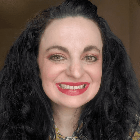 danielle campbell headshot