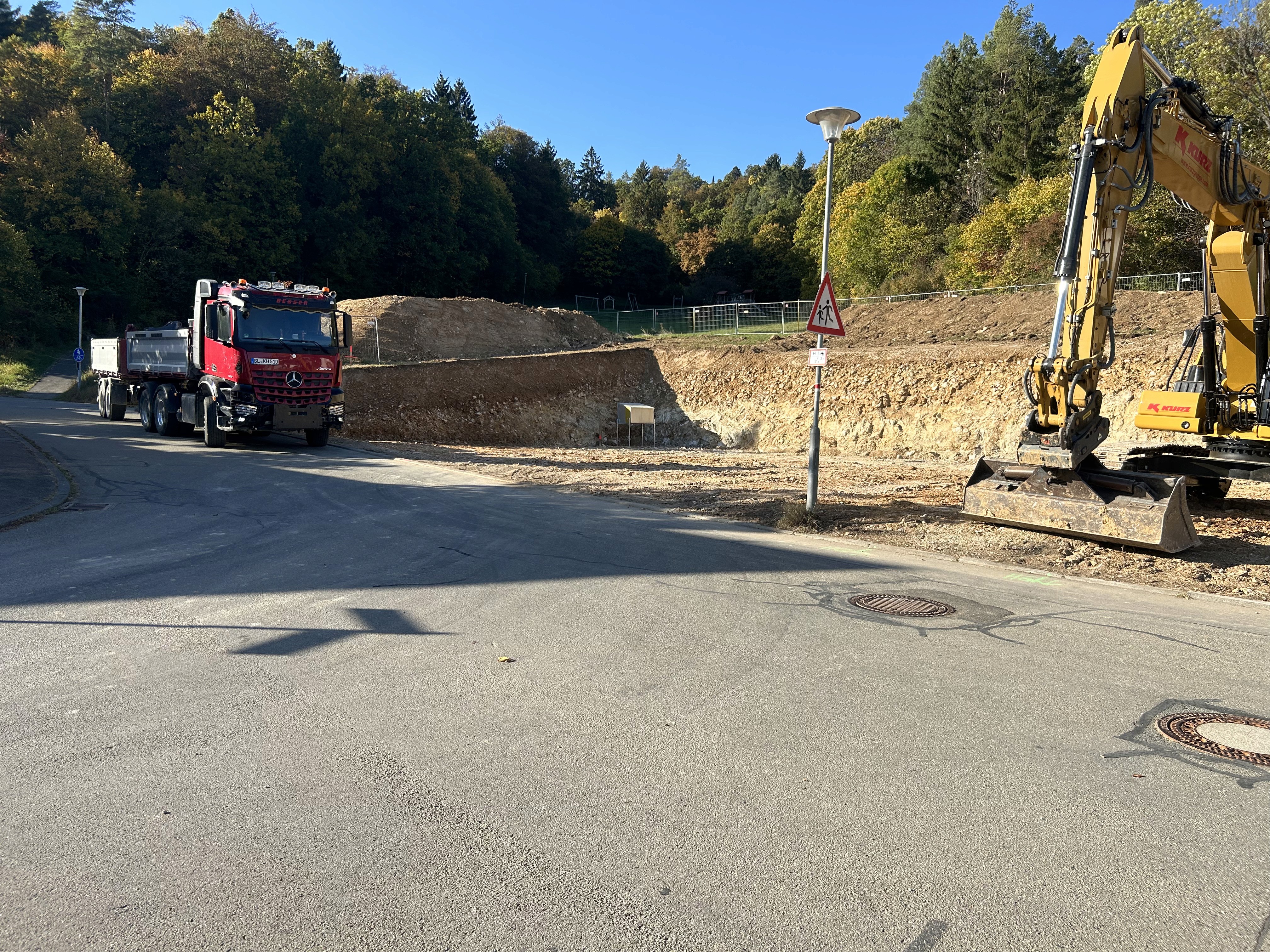 Bagger und Transporter