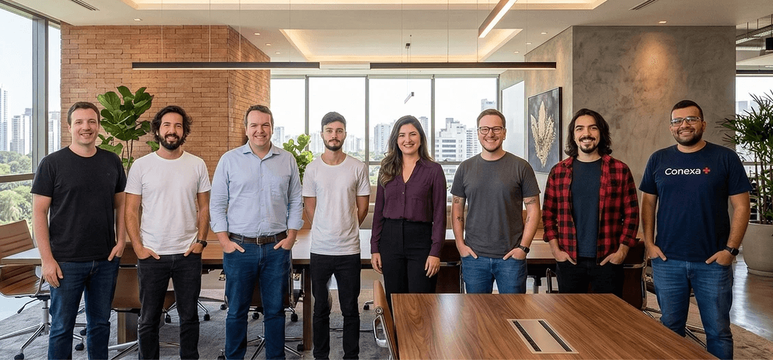 professores do conexa ai builder fellowship no escritório da conexa