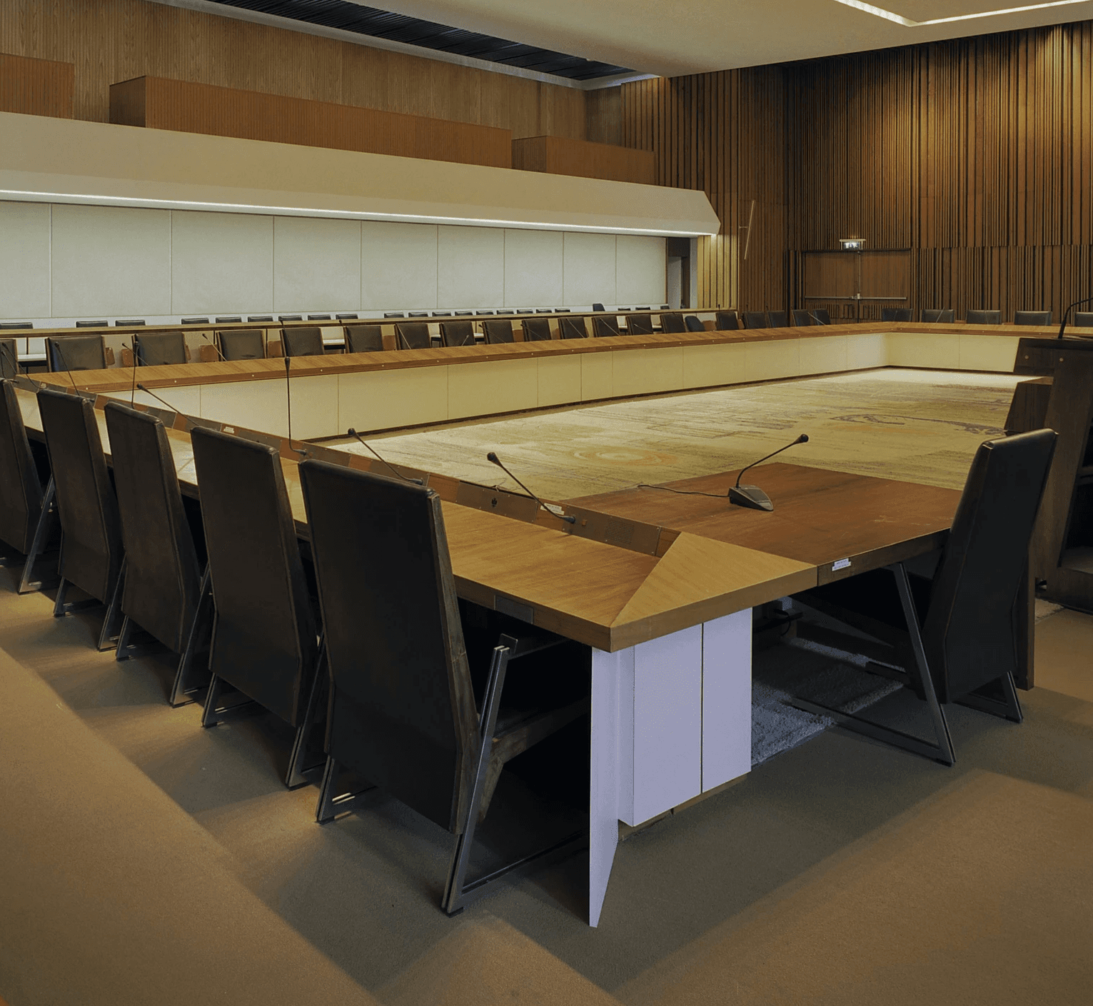 Raadhuis Arnhem 2005: Interieur, overzicht raadzaal