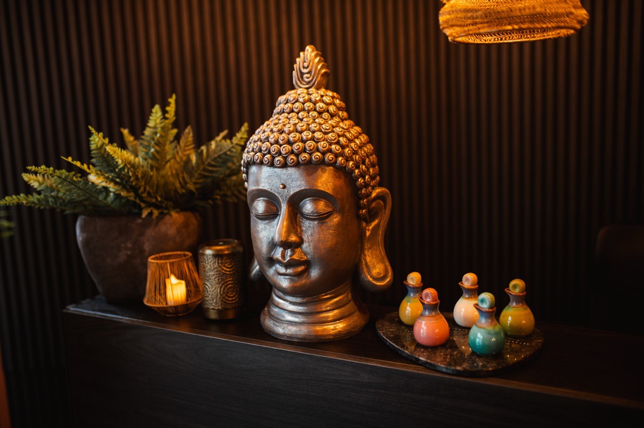 Moderní interiér recepce wellness salonu LAYA Spa Ritual Liberec