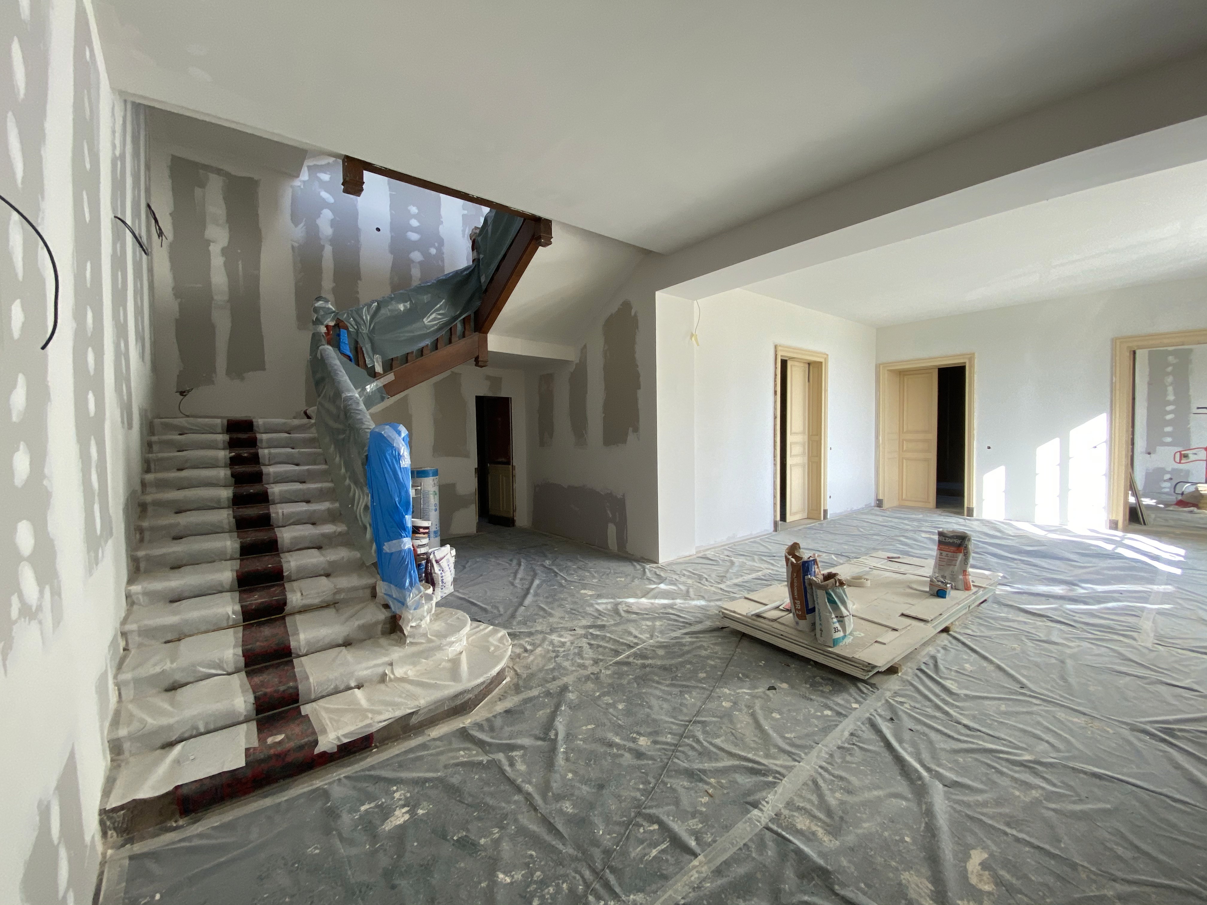 Travaux de rénovation dans un château Français