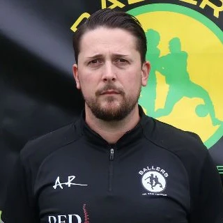 a man with a beard wearing a t - shirt that says mullehauss