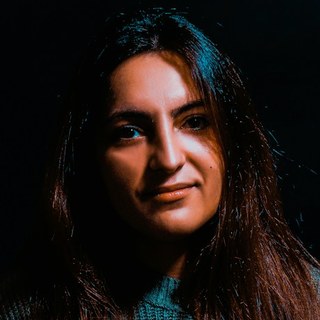 Portrait of Meera Iyer