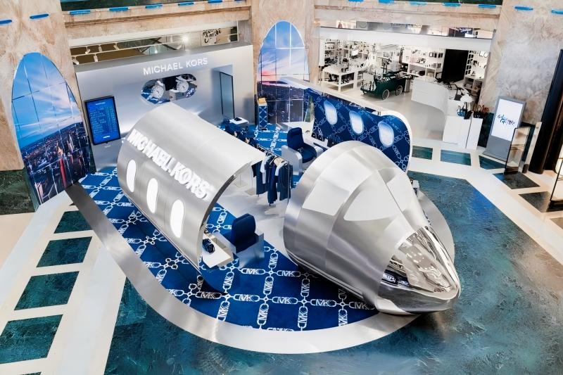 香港機場品牌快閃店與機場展覽設計空間,展示國際品牌在機場的 Pop-up Store 形象 (Airport brand pop-up store and exhibition design space showcasing an international brand at HKIA)